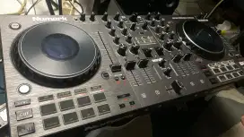 DJ CONTROLLER NUMARK NS4FX USB 4 DECK