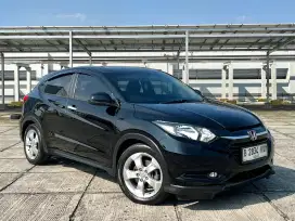 Honda Hrv E 1.5 AT. Tahun 2015. Hitam. Perfect cond