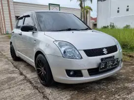 Suzuki Swift ST Matic 2011 Full Orisinil Sangat Istimewa.Cash/Kredit.