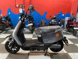 (CASH) Yadea E8S Tahun  2023
