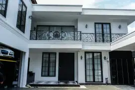 HOT SALE!!!RUMAH MEWAH SIAP HUNI DENGAN KOS KOSAN LOKASI STRATEGIS