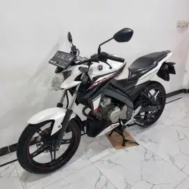 Yamaha Vixion Lightning 2017 bulan 1 murah aja mulus