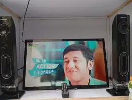 satu unit TV POLITRON LED 32