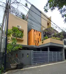 Rumah Siap Huni Full Furnished Di Tebet Jakarta Selatan