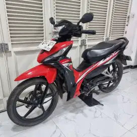 Honda Revo X 110 CW Fi 2023 bulan 8 Gress full ori warna hitam merah