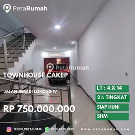 Townhouse cantik jalan jemadi lorong 4 daerah krakatau