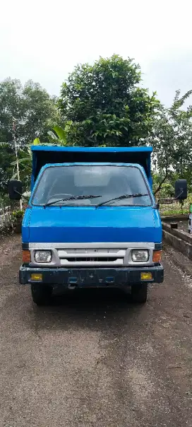 Toyota Dyna Tahun 2002