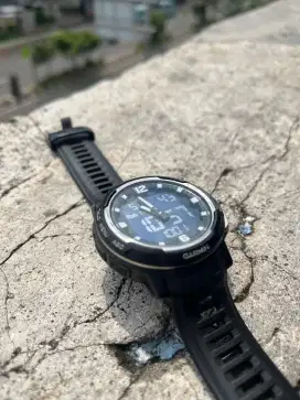 Jam tangan Garmin Insticnt. Batre masih awet 1 minggu lebih tdk di cas