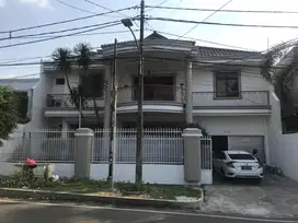 Rumah 2 Lantai Dekat Toll Di Gudang Peluru Tebet