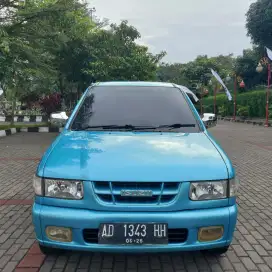 Isuzu panther ls 2,5 2003 istimewa
