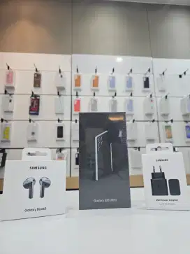 Samsung galaxy S25 ultra 256 FREE BUDS 3