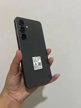 Samsung S24 FE Black 256 - baru 1 bulan pakai