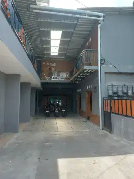 Dijual : Rumah + Kost2an