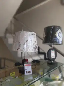 Lampu meja modern minimalis