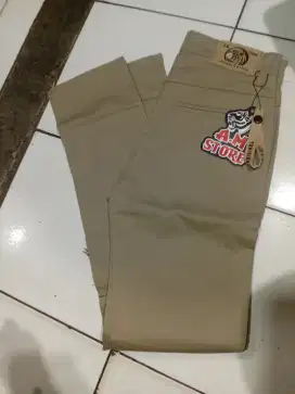 Cuci gudang celana chino