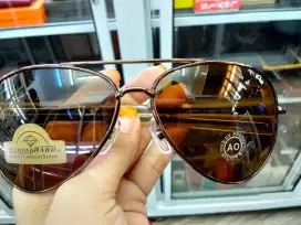 Kacamata AO Eyewear coklat, dan hijau