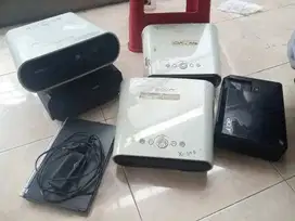 Dijual borongan barang rusak : 5 Proyektor / infocus dan 1 laptop