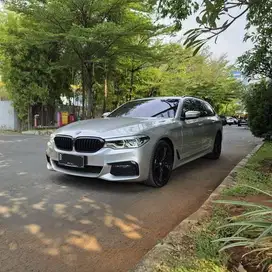 2019 BMW 530i Touring M-Sport Wagon km 11000 Antik Termurah