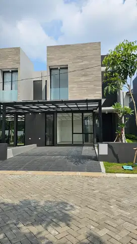 Gress Minimalis Rumah Citraland Pelican Hill Surabaya
