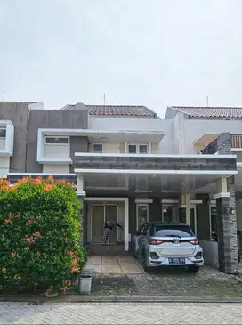 Rumah Raffles Hills Blok W Cibubur