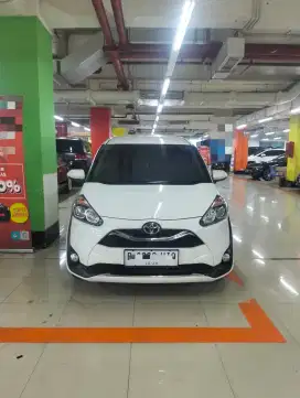 Sienta 1.5 V AT 2020 KM Low