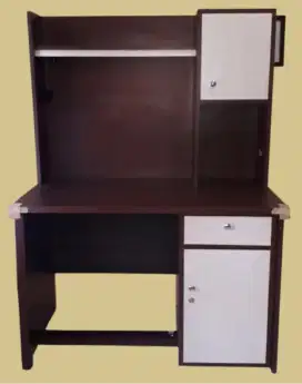 Meja belajar, meja tulis.