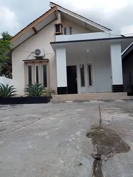 DISEWAKAN !! RUMAH DI BANJAR PATROMAN