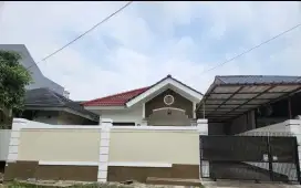 Disewakan Rumah Rapi Aman Lokasi Strategis