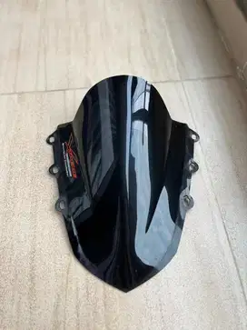 Windshiel R15M warna hitam