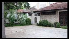 Rumah Besar Luas Mewah Strategis Pusat Kota di Siliwangi Bandung