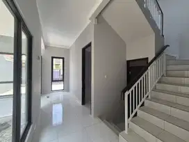 Lokasi Strategis Di Tengah Kota, Rumah Cantik Diarea Kembar Timur, Bdg