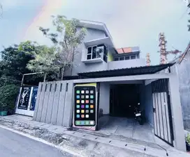 Rumah Bagus 2Lt Strategis Dekat Jalan Raya Dan GOR Manahan