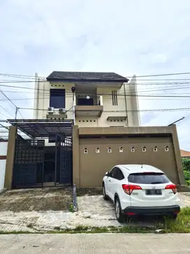 Rumah 3 Lantai 10x25m² di Meruya Utara Jakarta Barat, Bebas Banjir