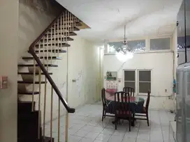 Dijual Ruko di Jalan Airlangga ( Depan Sorcrates )