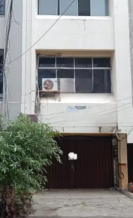 Ruko di Jl Kunir Kawasan Kota Tua - jakarta Barat