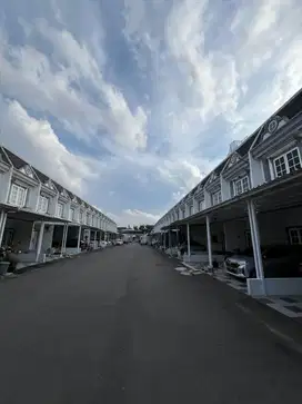 Dijual Villa cantik daerah kapten muslim komplek w villas