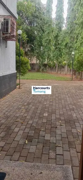 Jual Rumah Luas Dekat Sekolah Charitas dan MRT Lebak Bulus Jaksel sw