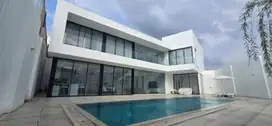 Rumah Modern Private Resort Private S'Pool di Bukit Terrace Golf BSD