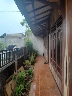 Di jual rumah 1 lantai di Pondok Melati, Bekasi, Jawa Barat.