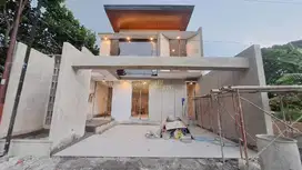 RUMAH 2 LANTAI, FULL FURNISHED DI MAGUWOHARJO