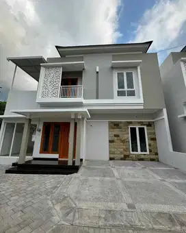 RUMAH 2 LANTAI DALAM PERUMAHAN, 8 MENIT DARI PASAR GODEAN