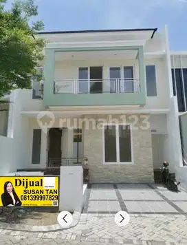 Jual Rumah Mewah 2 Lantai Perumahan Elit Royal Residence Wiyung