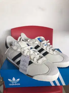 Dijual sepatu adidas