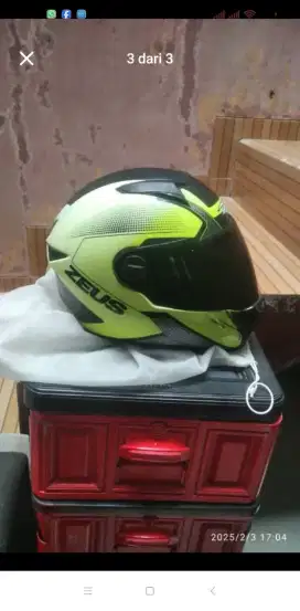 helm zeus bekas seperti baru