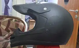 Helm cross bawaan KLX