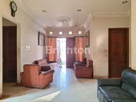 Rumah 2 Lt Kawasan Elite Guntur Setiabudi Dekat ke Kuningan & Sudirman