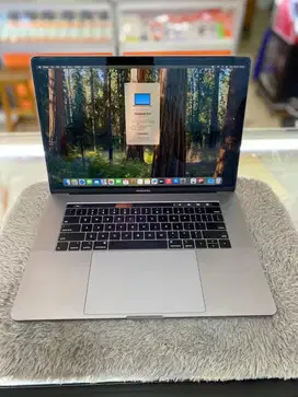 Second Macbook Pro 15 inch 2018 intel core i9 ram 32gb ssd 512gb l