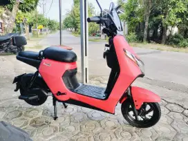 dijual motor listrik 
U WIN FLY
bekas serasa baru km rendah