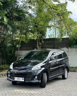 TOYOTA AVANZA VELOZ
