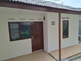Di Kontrakan Rumah Tinggal Tahunan